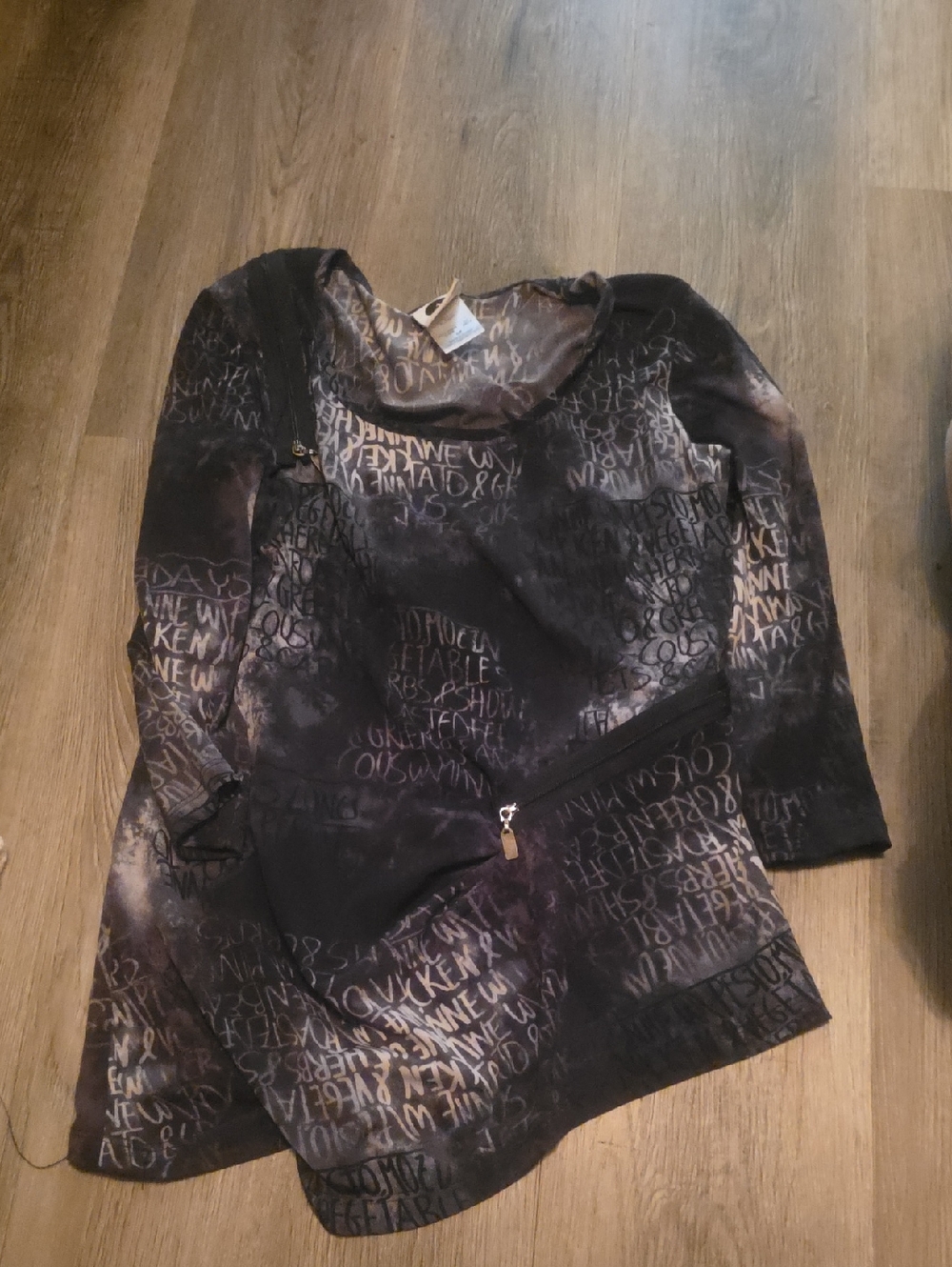 Womens Black & Taupe Graphic Long-Sleeve Tunic Top
